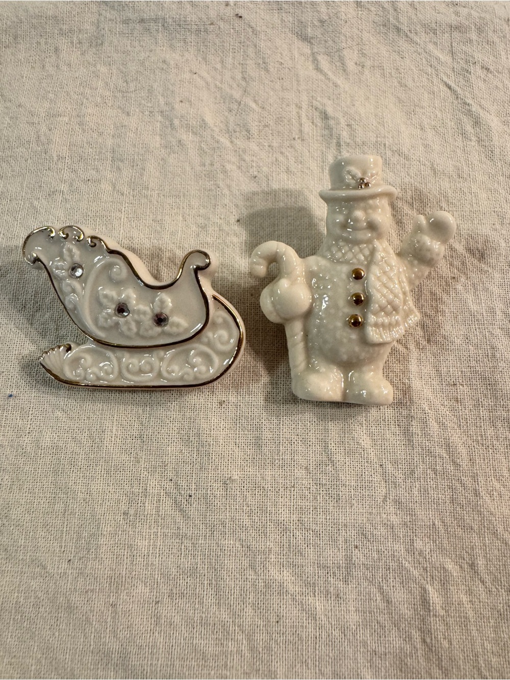 Vintage Lenox Snowy Holiday Snowman & Sleigh Porcelain Christmas Brooch Pin Set